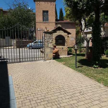 Affittacamere Antonio E Francesca Staggia Buitenkant foto